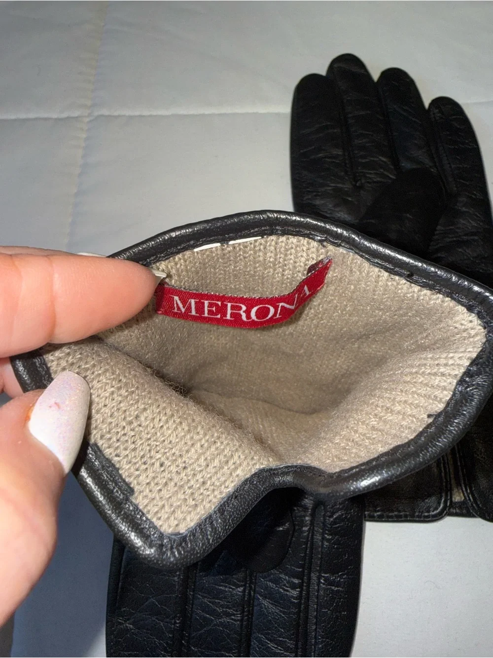 Merona Black genuine Leather Buckle wrist winter  Gloves . L